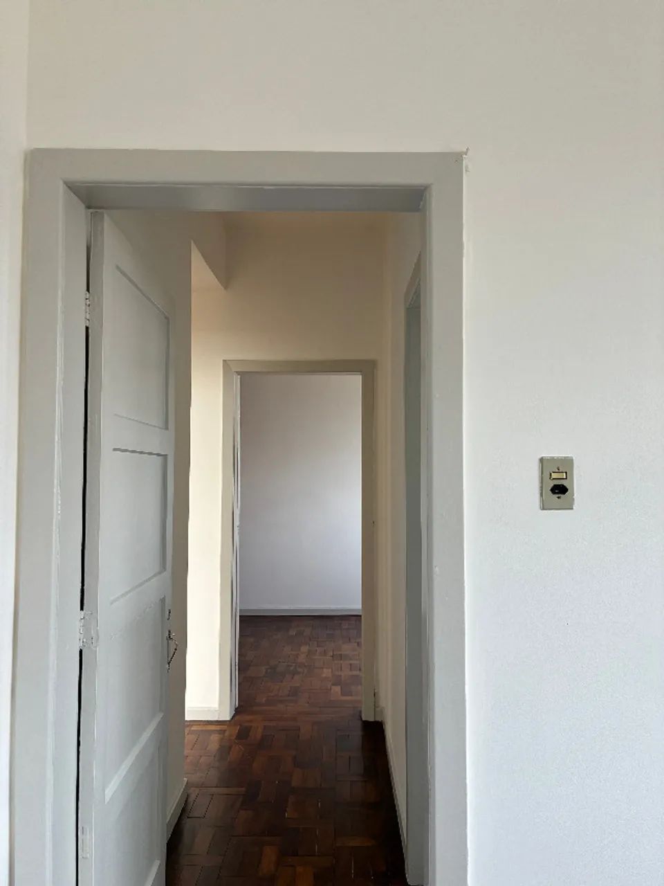 APARTAMENTO DE 3 QUARTOS NO CENTRO.