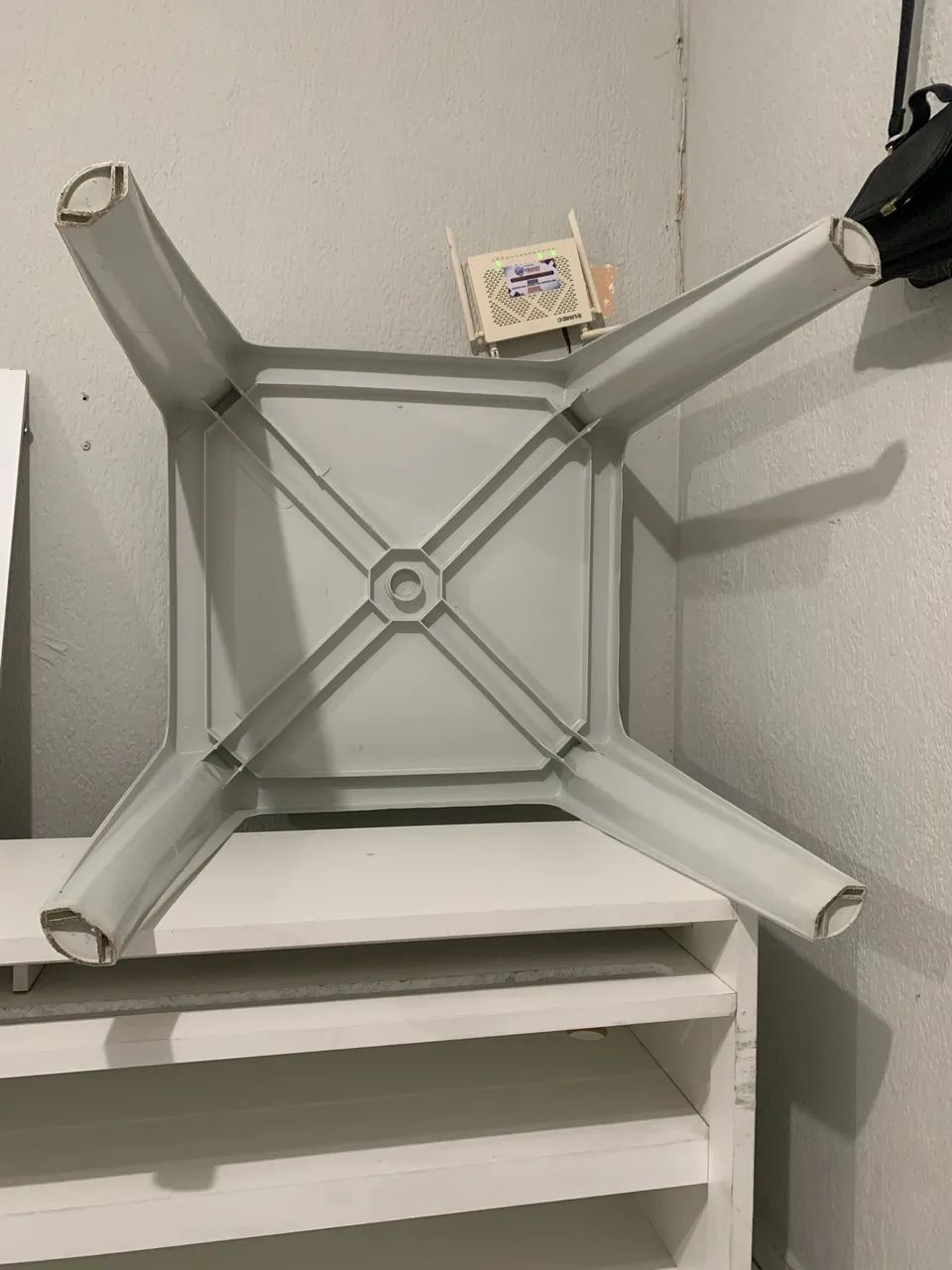 Rack de televisão + mesa grátis  - Foto 3