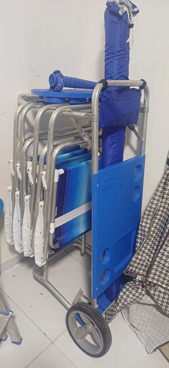 Kit verão com 4 cadeiras e sombreiro  - Foto 2