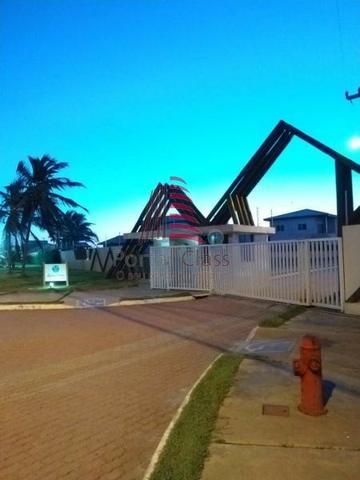 CÓD.: 1-136 Lote no Condomínio Águas Claras por R$ 180 mil, na Beira da Praia!