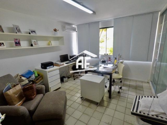 Casa construída em 2 lotes no condomínio Jardim do Horto - Área de lazer completa - Foto 18