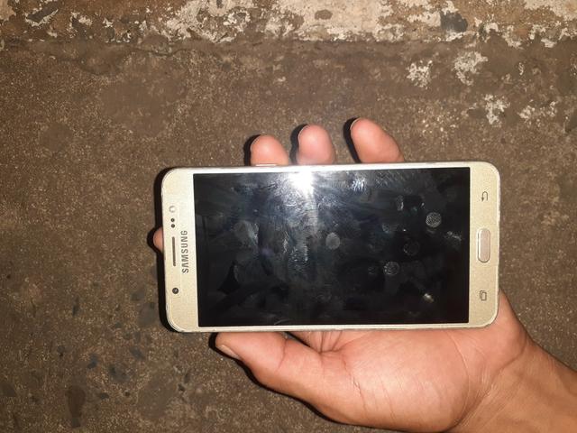 Vendo j7 metal urgente