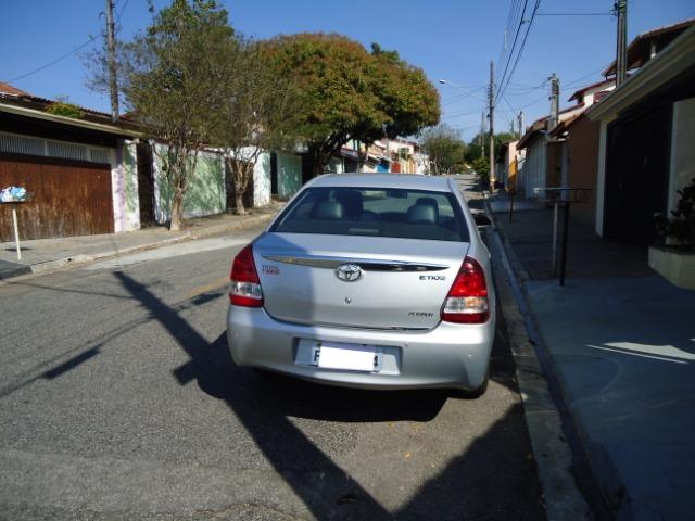 Toyota Etios Platinum Sed - Foto 8