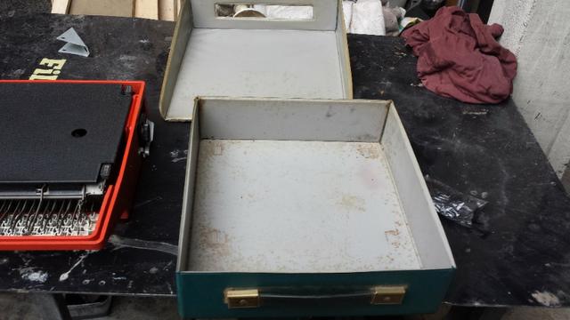 Máquina De Escrever Olivetti Dora Antiga - Foto 3