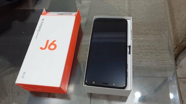 Telefone celular Samsung J6