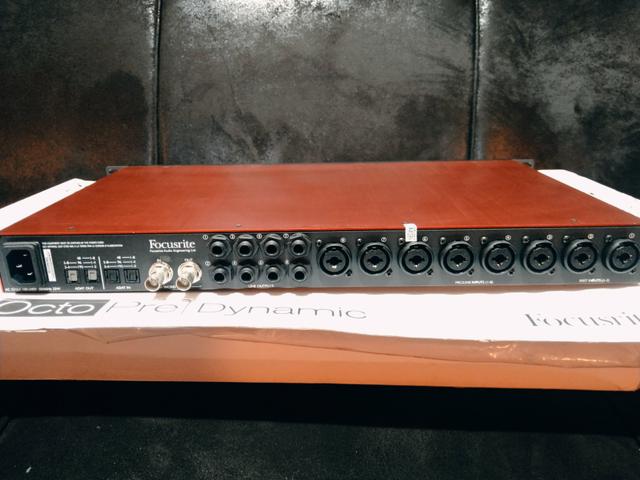 Pre/Amplificador Focusrite - dynamic