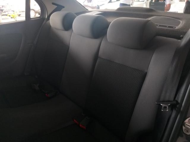 Volkswagen Voyage 1.6 MSI TOTALFLEX 4P - Foto 8