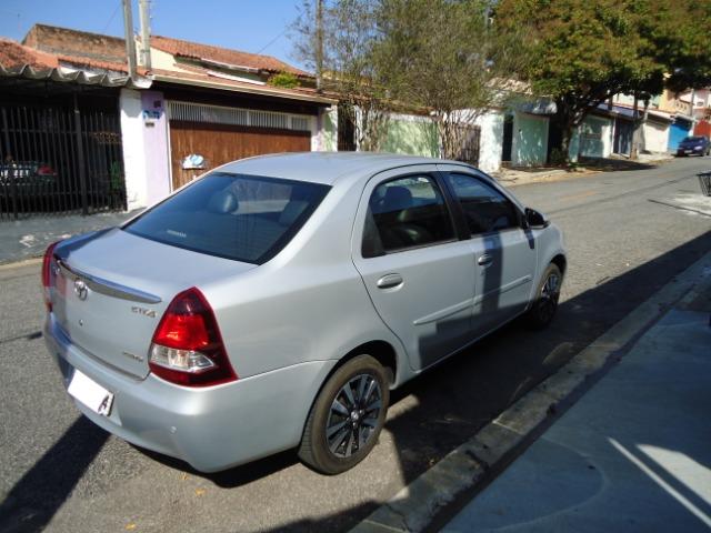 Toyota Etios Platinum Sed - Foto 12