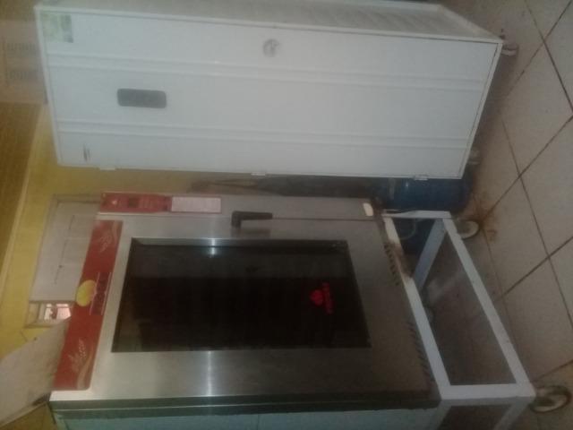 Vendo Forno pra assar pão e armário pra pão