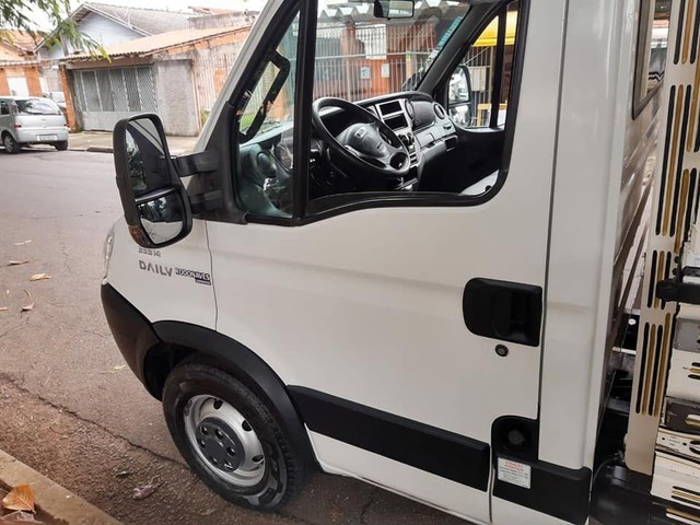 Iveco Daily 35s14 carroceria 2014 - Foto 3