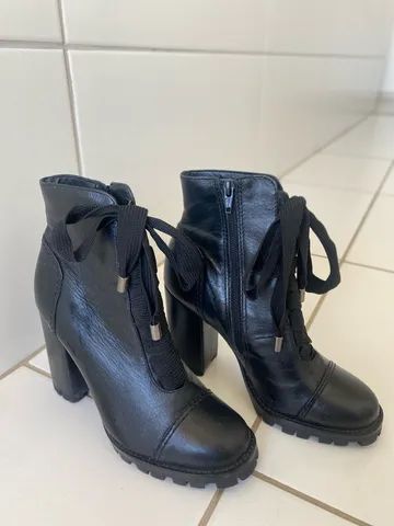 Vendo bota preta AREZZO