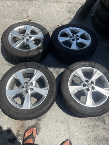 Jogo de rodas Toyota corola aro 16 pneus ? zerados original 