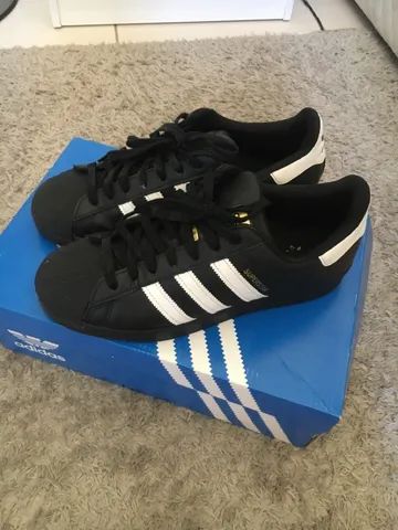 Tênis adidas 