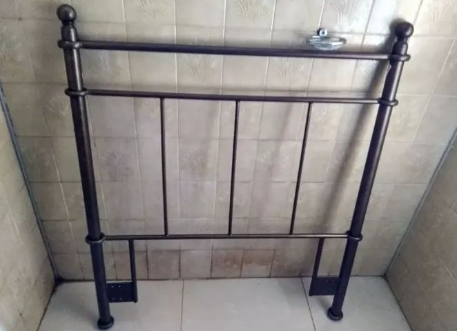 Cabeceira Em Metal P/ Cama De Solteiro/Viúva- Importada- Usada - Foto 4