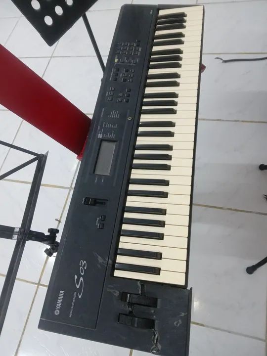 Teclado S03 yamaha (Quebrado)