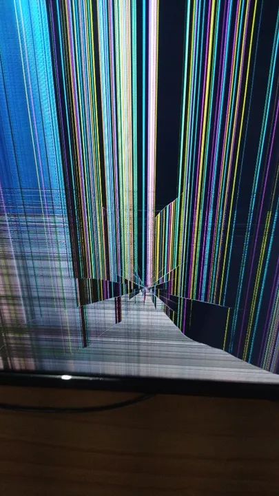 TV Philips 65" com defeito - Tela com linhas - Foto 3