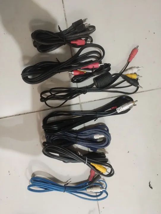 Cabo P2 para 2 RCA e 3 RCA macho