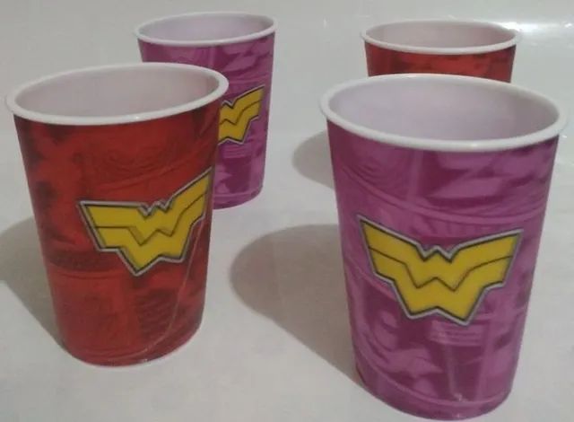 Kit copos 3D mulher maravilha 