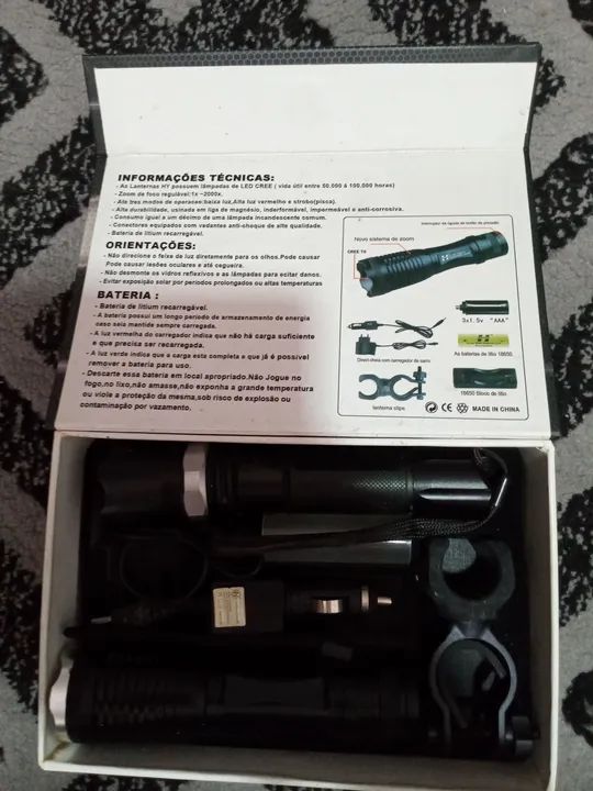 Lanterna de LED Recarregável HY-1837 Modelo de 2012 - Foto 2