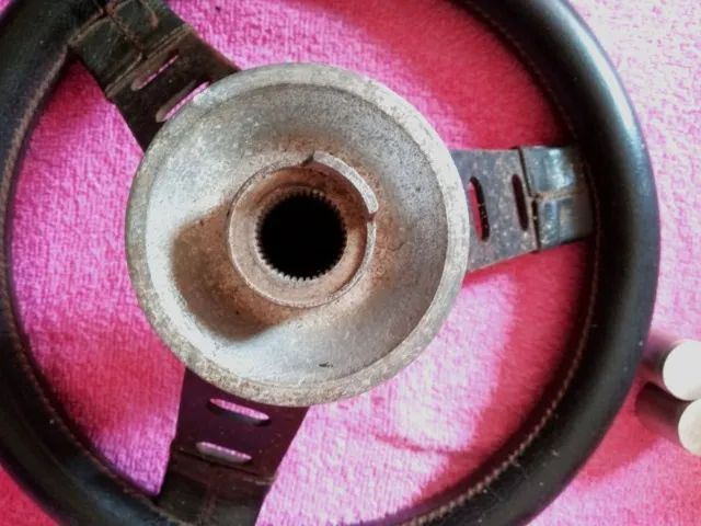 Volante Antigo Esportivo Original Phantom c Furos Revestido Couro  - Foto 6