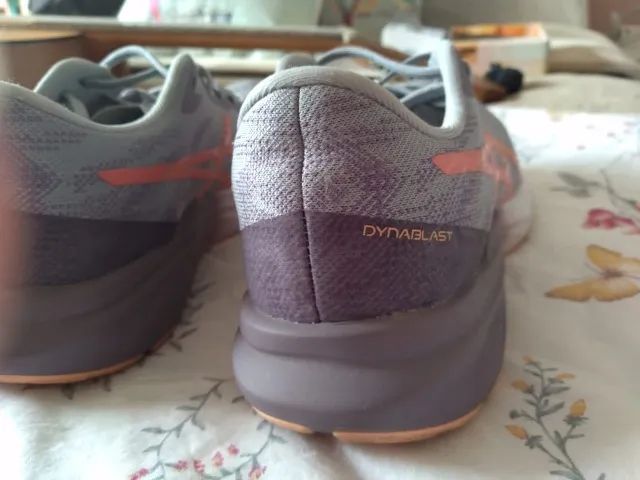 Tênis Asics Dynablast 3 Cinza - Feminino - Foto 4