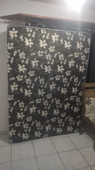 Colchão de molas tamanho padrão de casal
