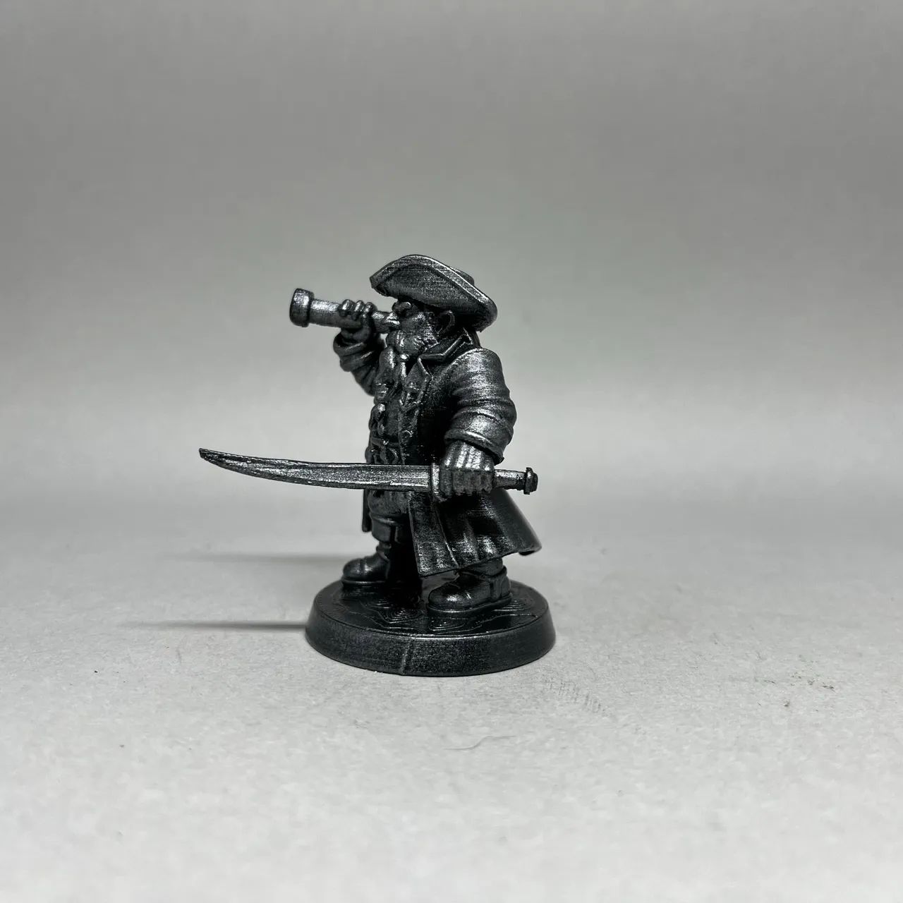 Miniatura Anão Capitão Naval Impressão 3D  - Foto 4