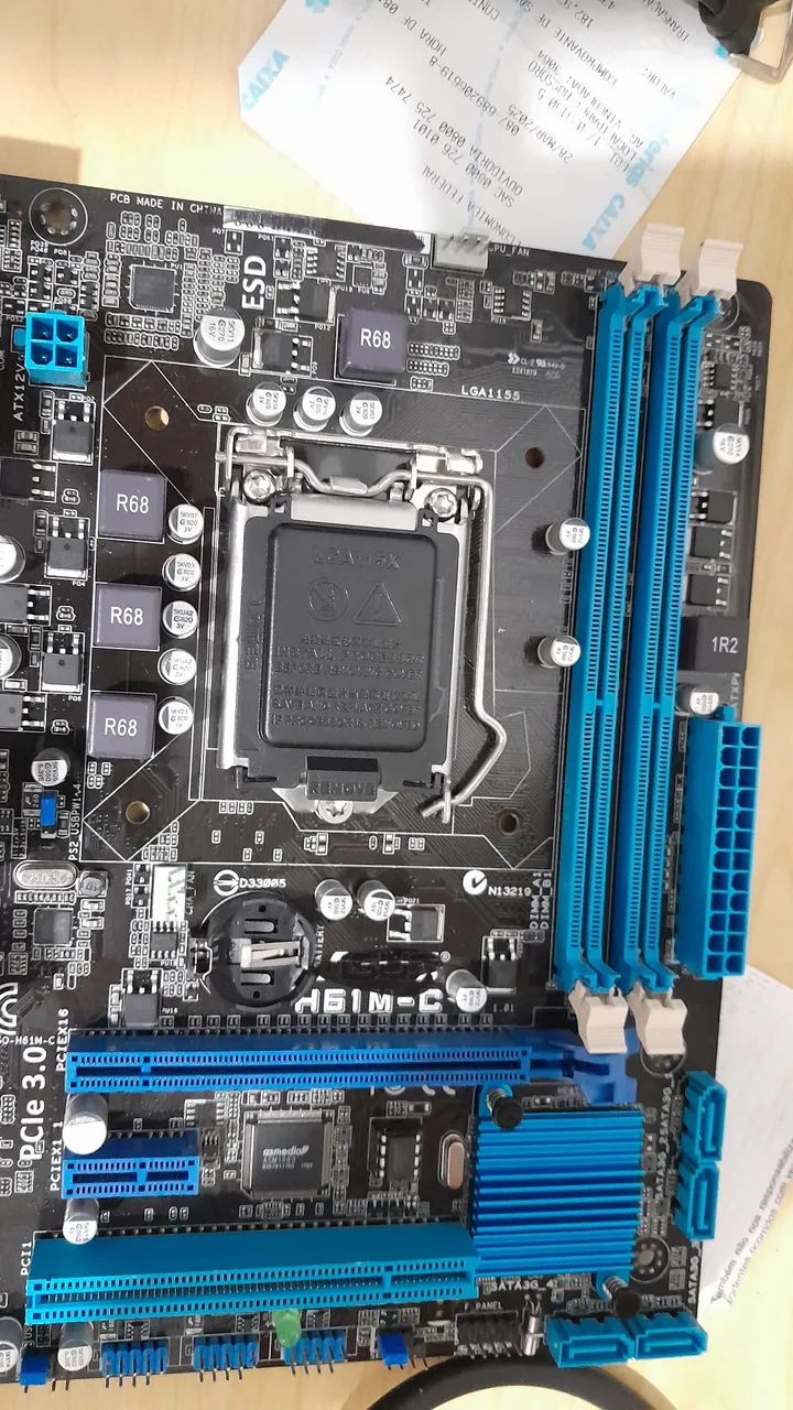 Placa Mãe H61M-C Intel LGA1155 dois slot de pci