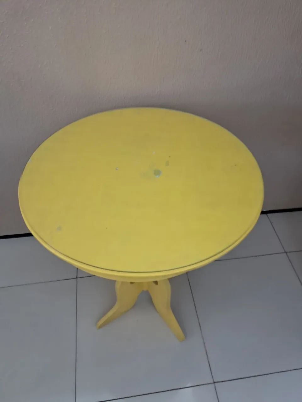 Mesa de canto amarela - Foto 3