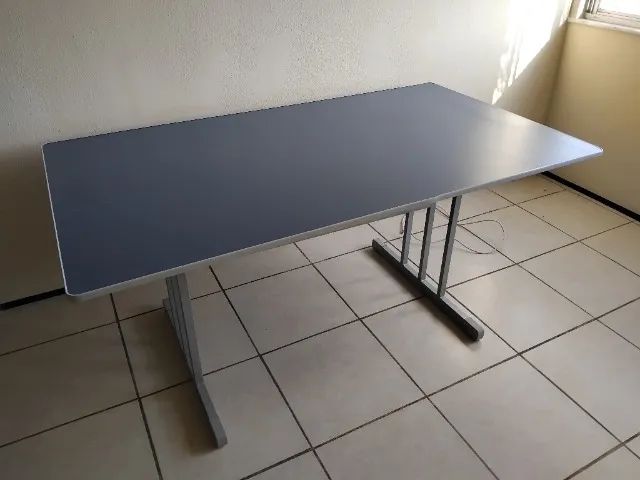 Mesa de Reunião de Madeira Muito Conservada! - Foto 4