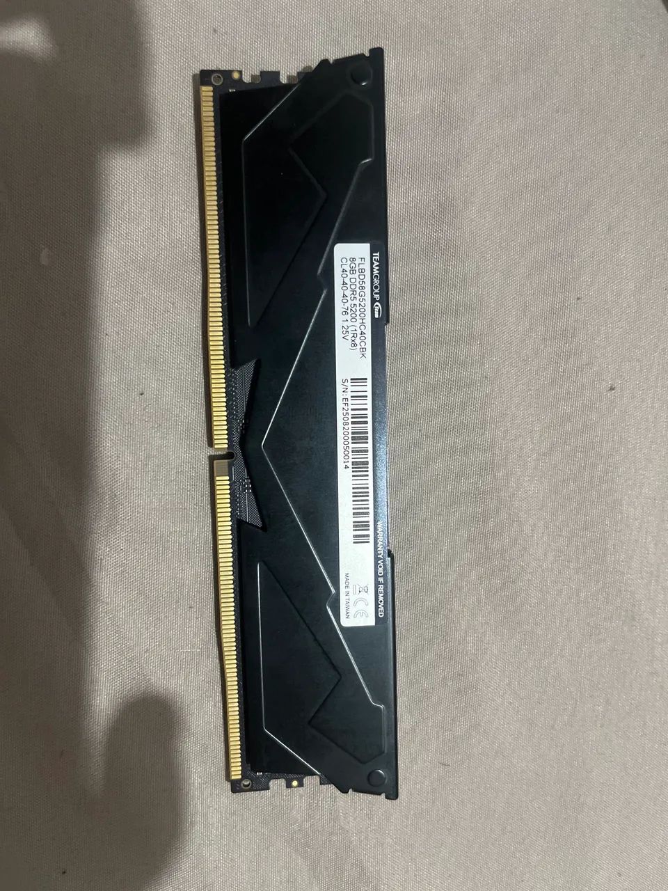 Selling 8GB DDR5 5200mhz memory card64317904248451121