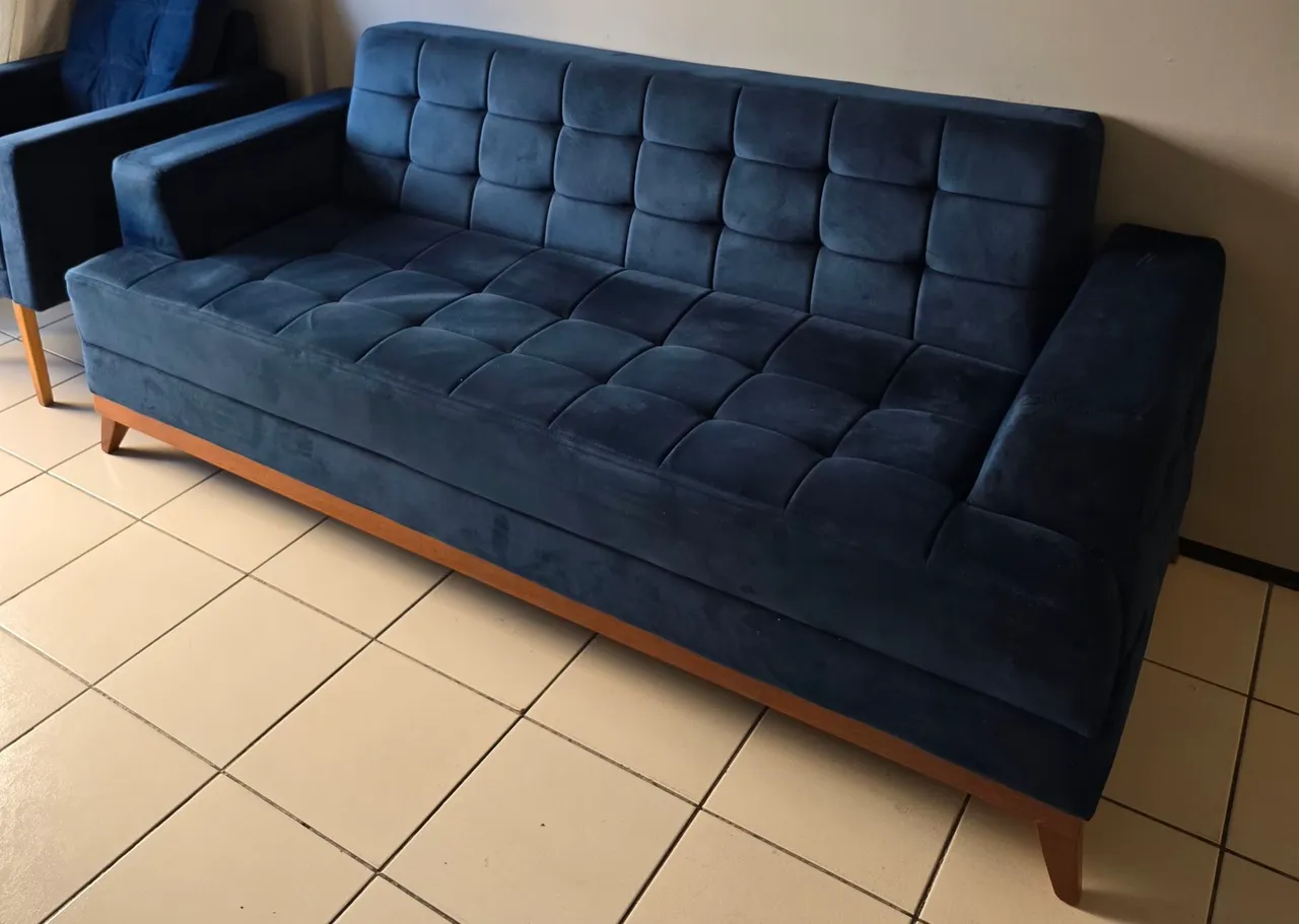 Sofá de 3 lugares azul com design elegante