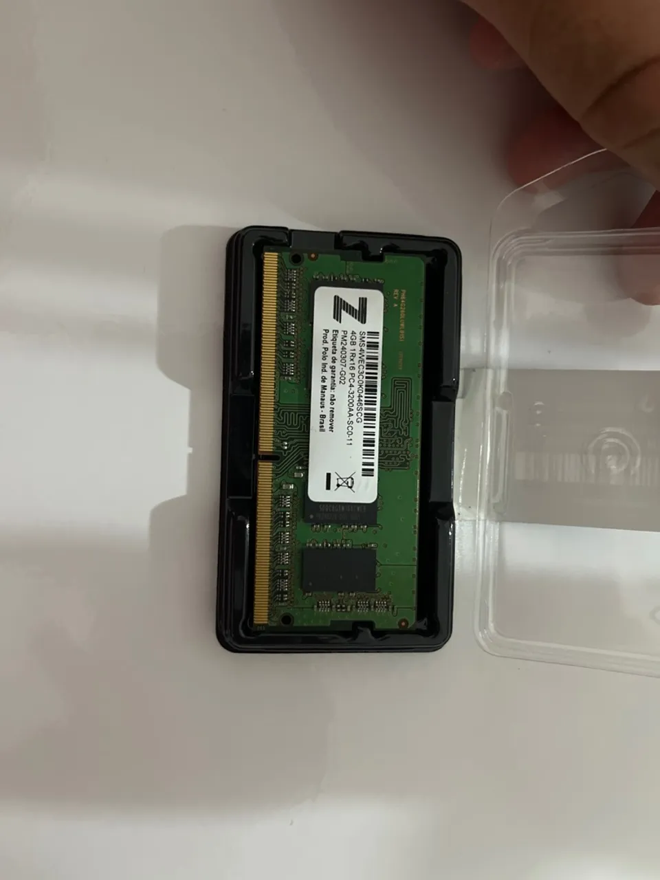Memória RAM de 4gb de 3200MHz (aceito cartão)