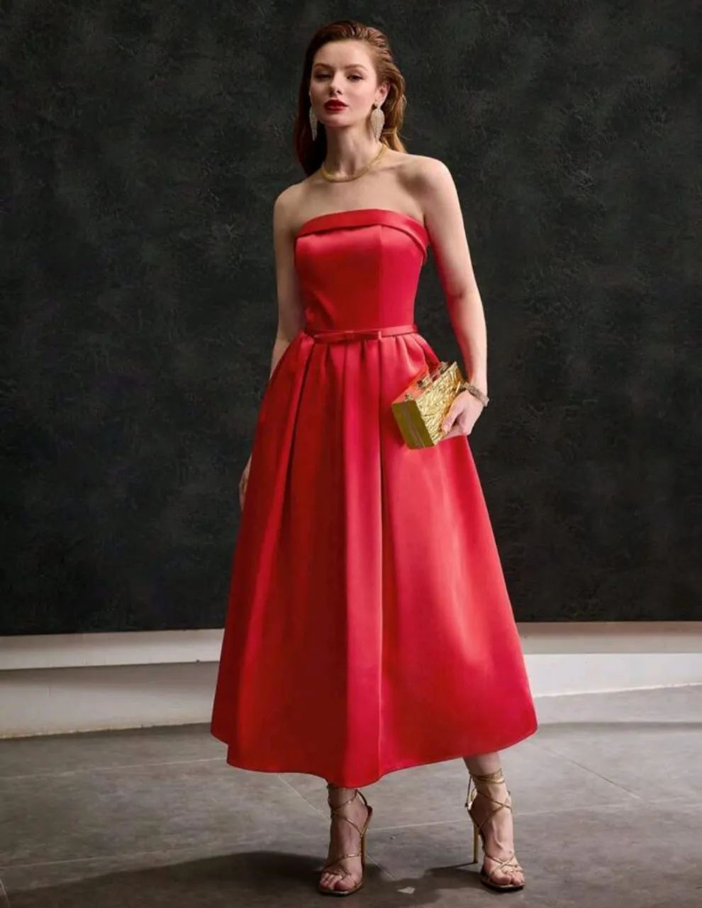 Vestido de Festa Vermelho Midi com Cinto e Bainha Evasê - Foto 4