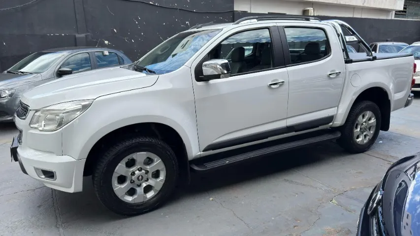 Chevrolet S10 LTZ 2.4 flex 2013 completo