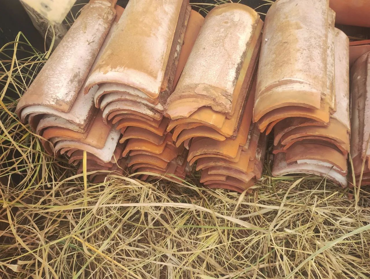 Telhas de barro usadas 