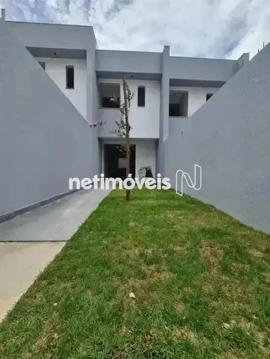 Excelente casa geminada no Planalto!