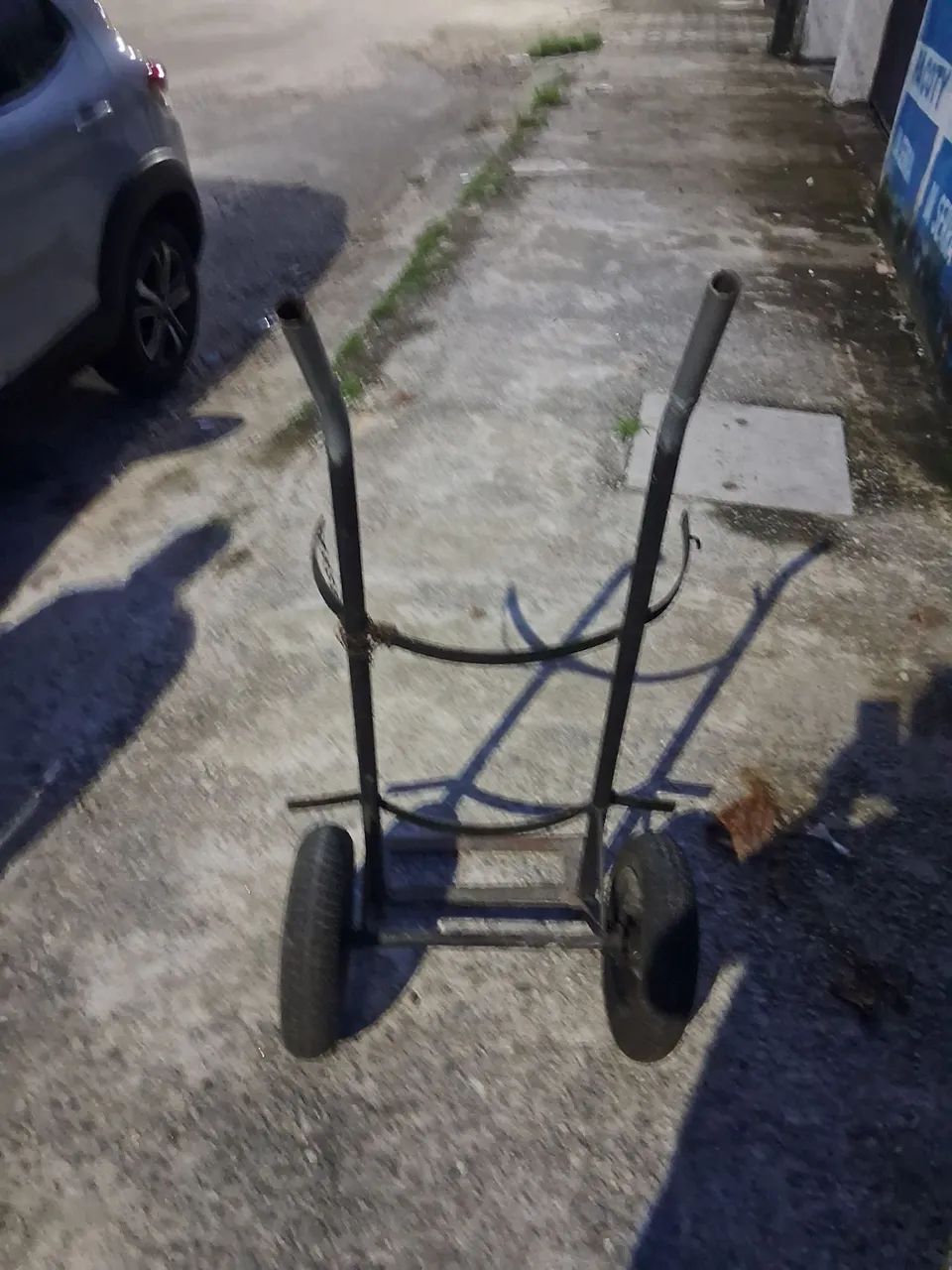 Carinho tubular para transporte de latão de lixo