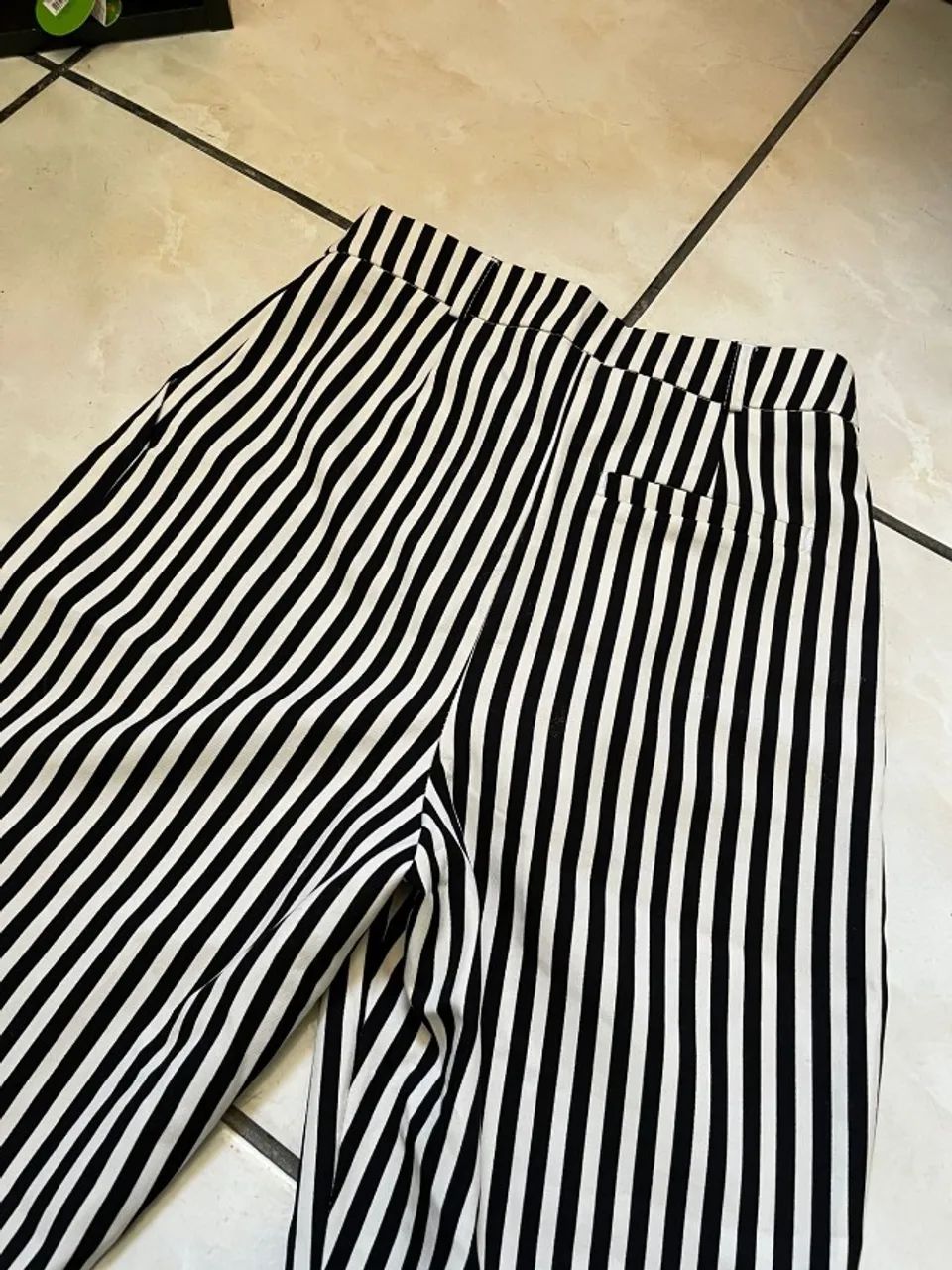 Calça flare + calça capri - preto e branco.  - Foto 5