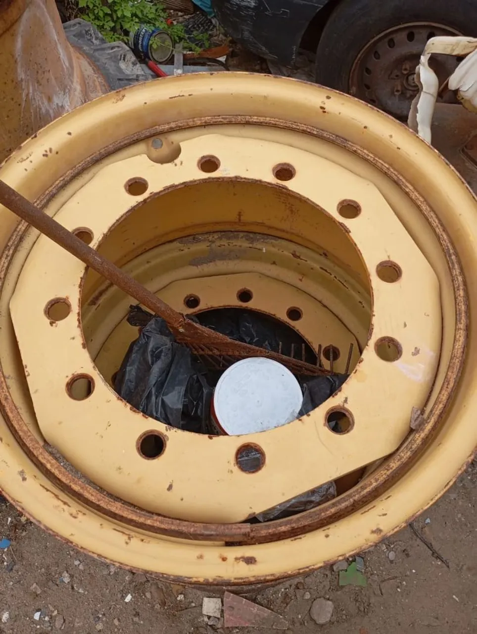 01Roda case pá mecânica 621 e 2 rodas do rolo dynapac ca15
