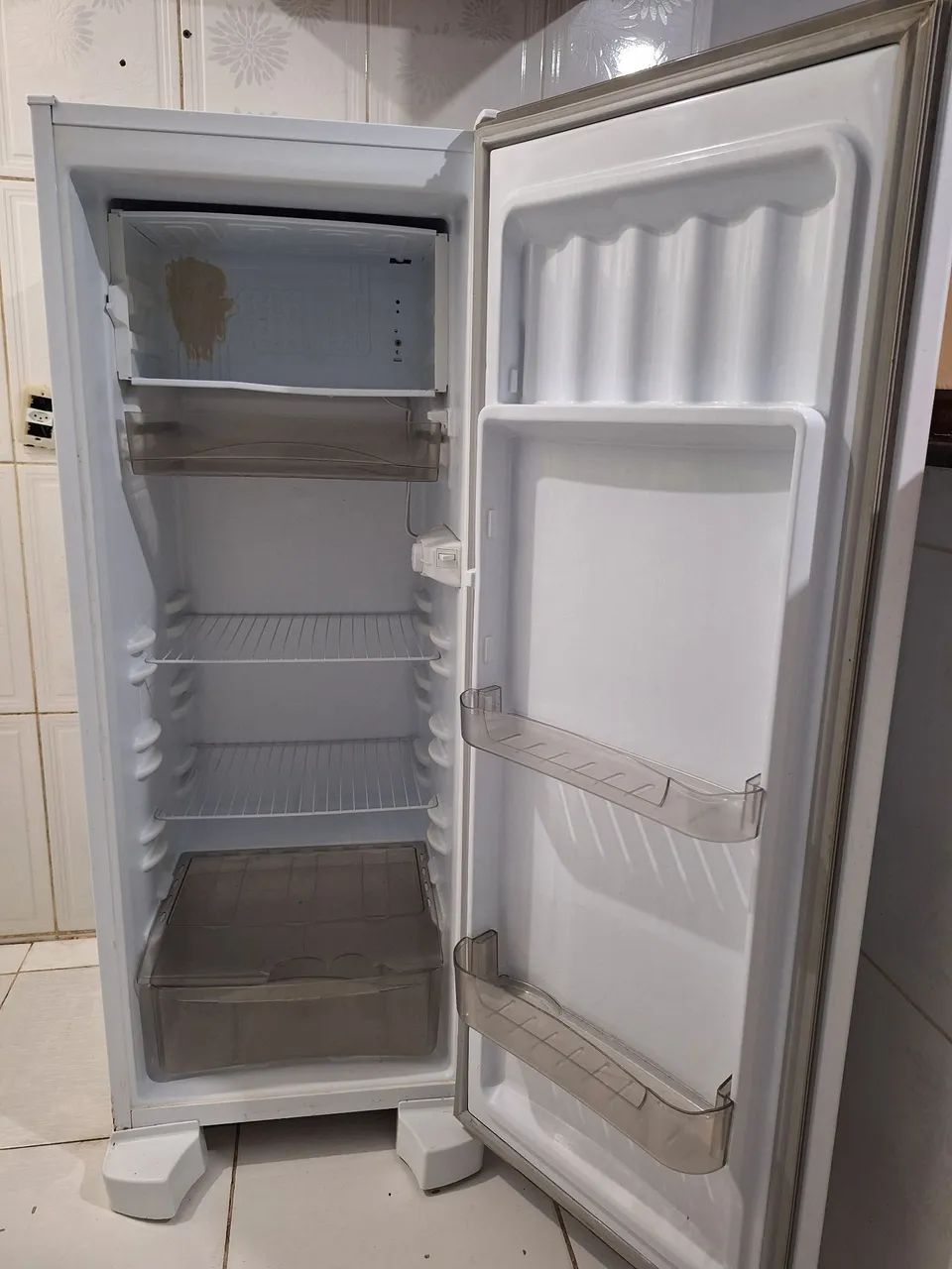 Geladeira Pequena