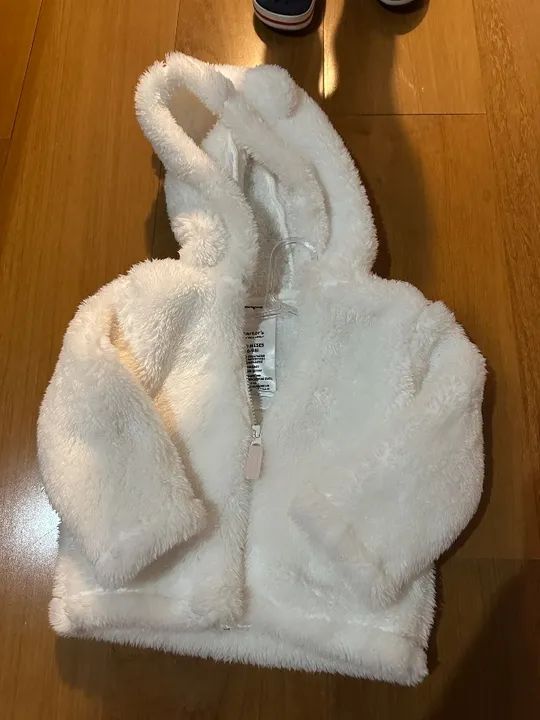 Casaco de frio Carters TAM 6 a 9 meses