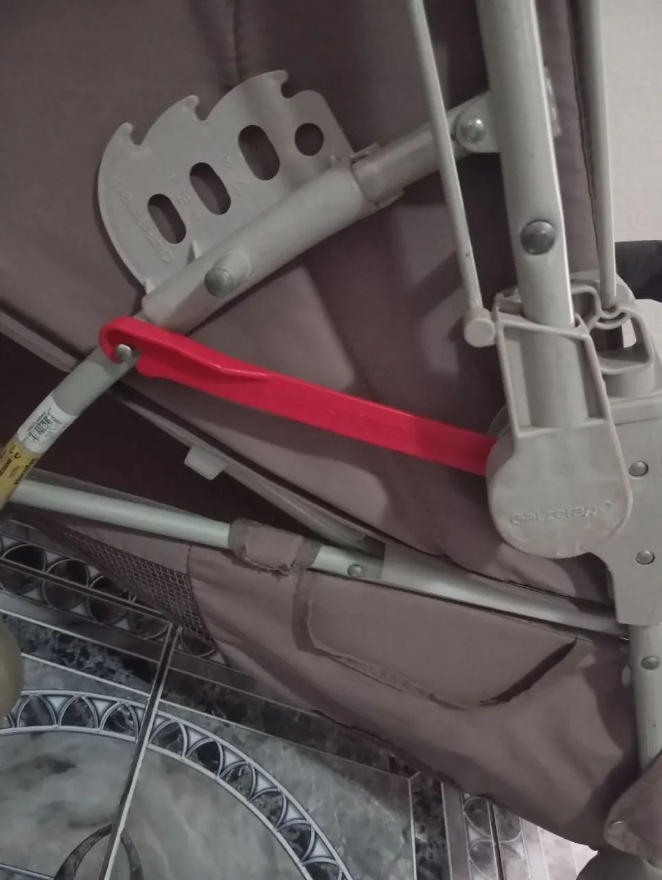 Carrinho de Bebê Compacto e Confortável - Foto 5