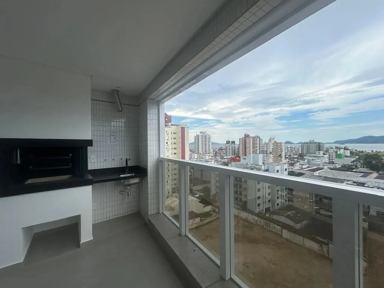 Imóvel para venda possui 134 metros quadrados com 3 quartos em Canto - Florianópolis - SC