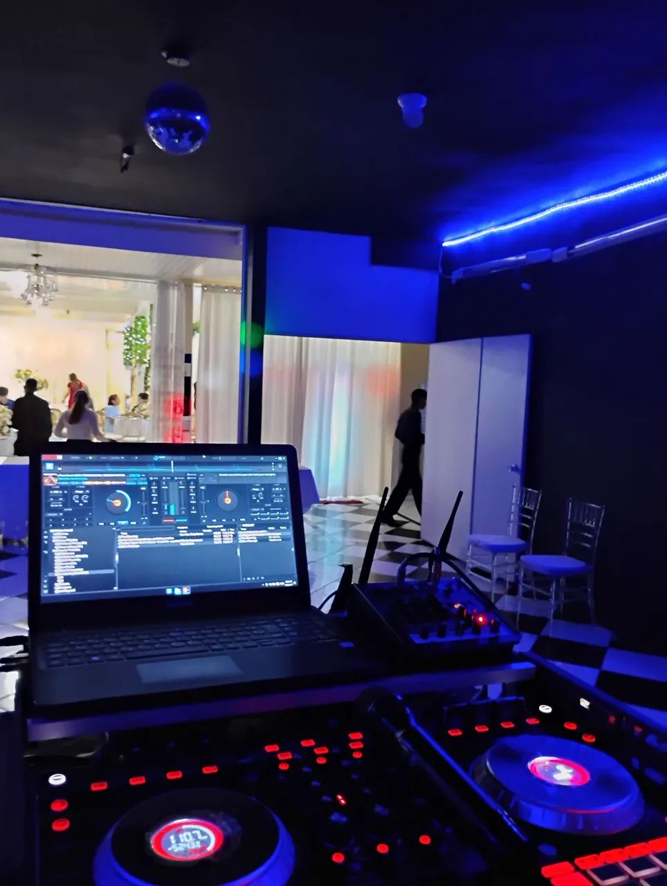 DJ, som e iluminação... - Foto 4