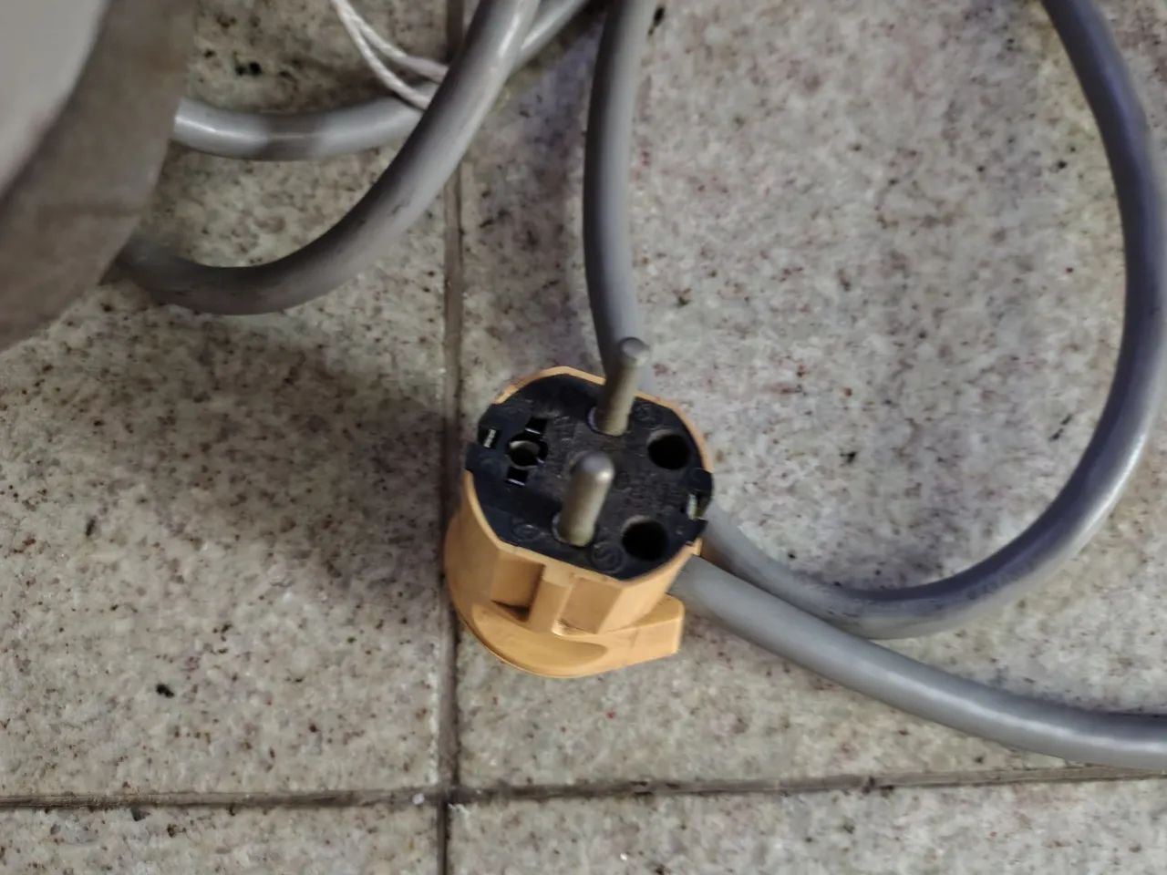 Prensa Passa Roupa a Vapor Singer - Foto 2