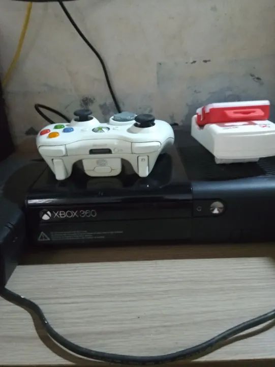 Vendo um exbox 360 desbloqueado com 33 jogos 600 reais troco em celular  - Foto 4