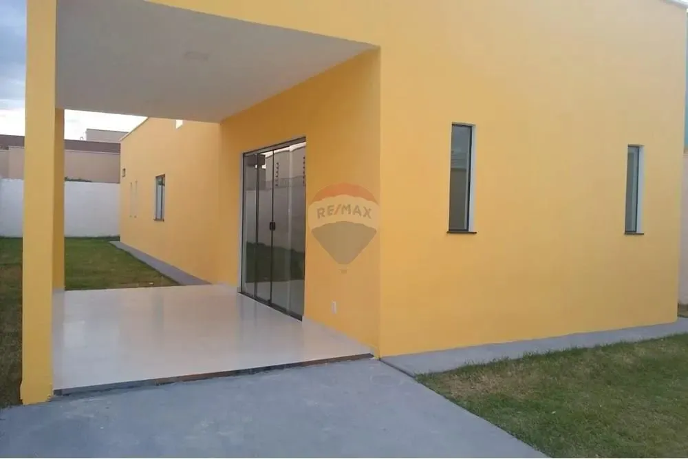 Casa 2 Quartos com Suíte Máster e Varanda - Bairro Nobre - 2 Vagas de Garagem