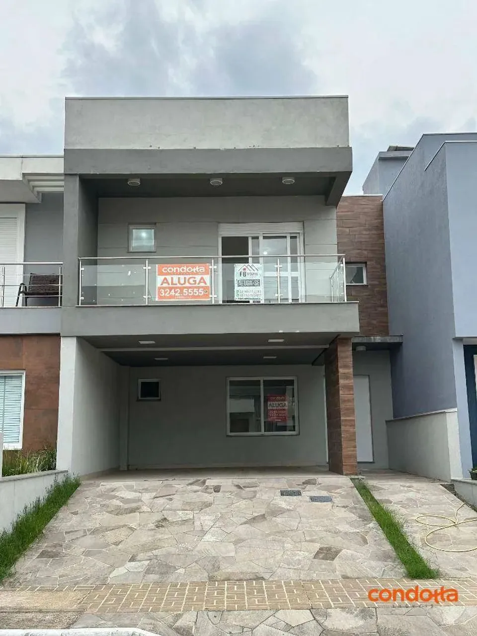 Sobrado com 3 dormitórios para alugar, 170 m² por R$ 4.950,00/mês - Aberta dos Morros - Po