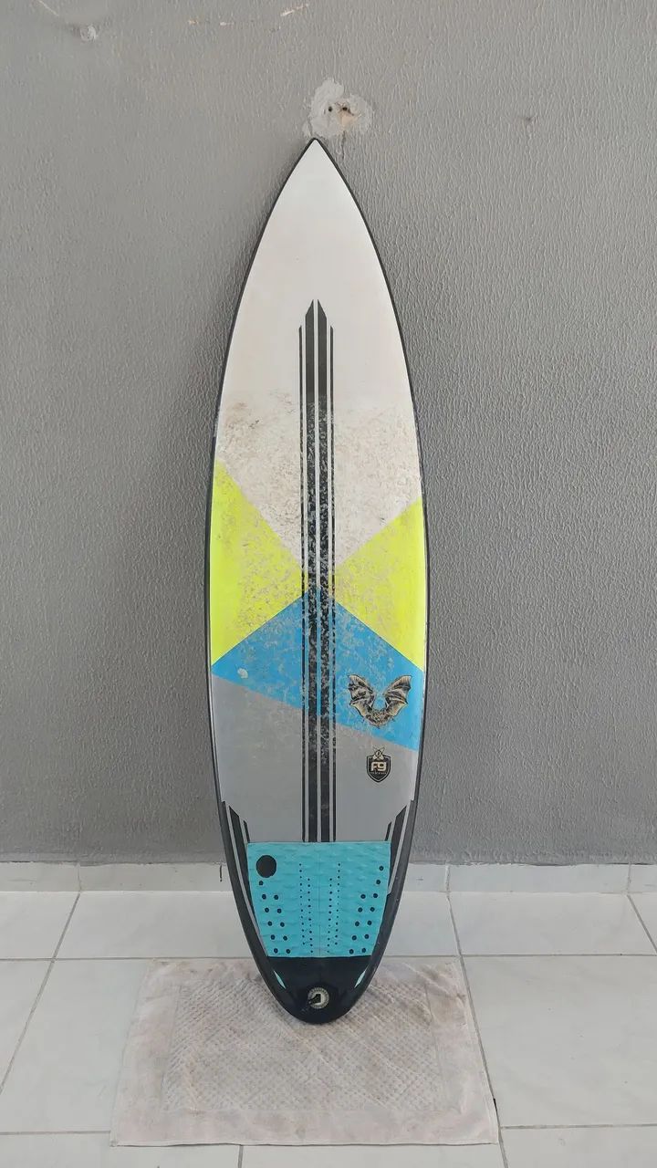 Prancha de Surf 5'11 com leash profissional 